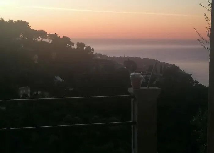 Monaco' Hills *